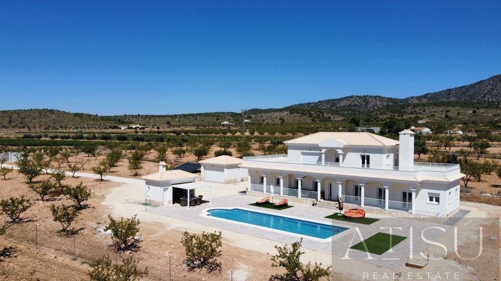 Venta de villa en Pinoso