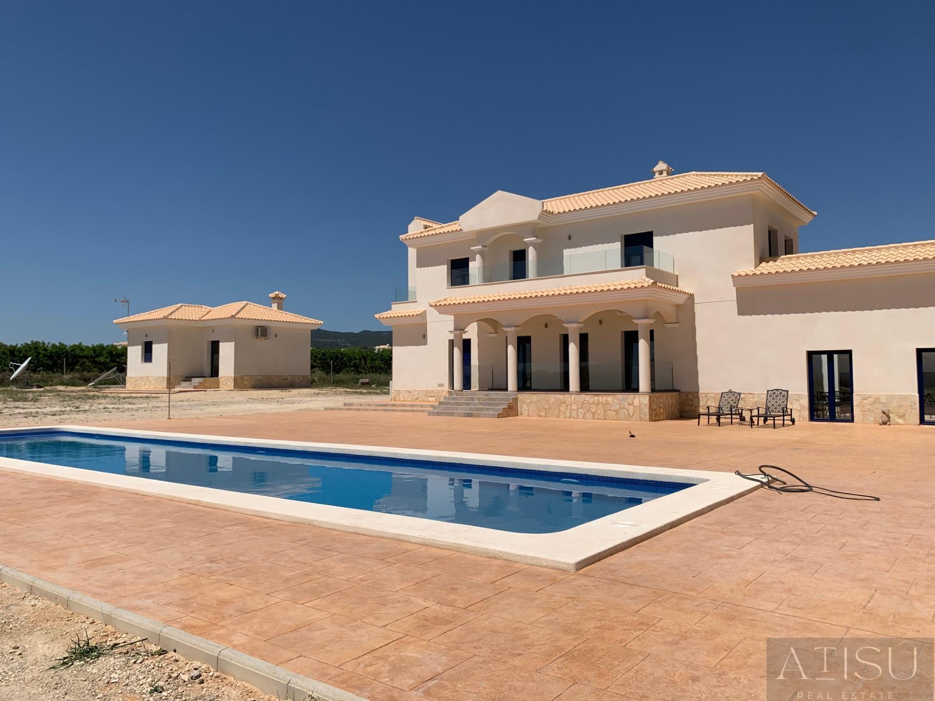 Venta de villa en Pinoso