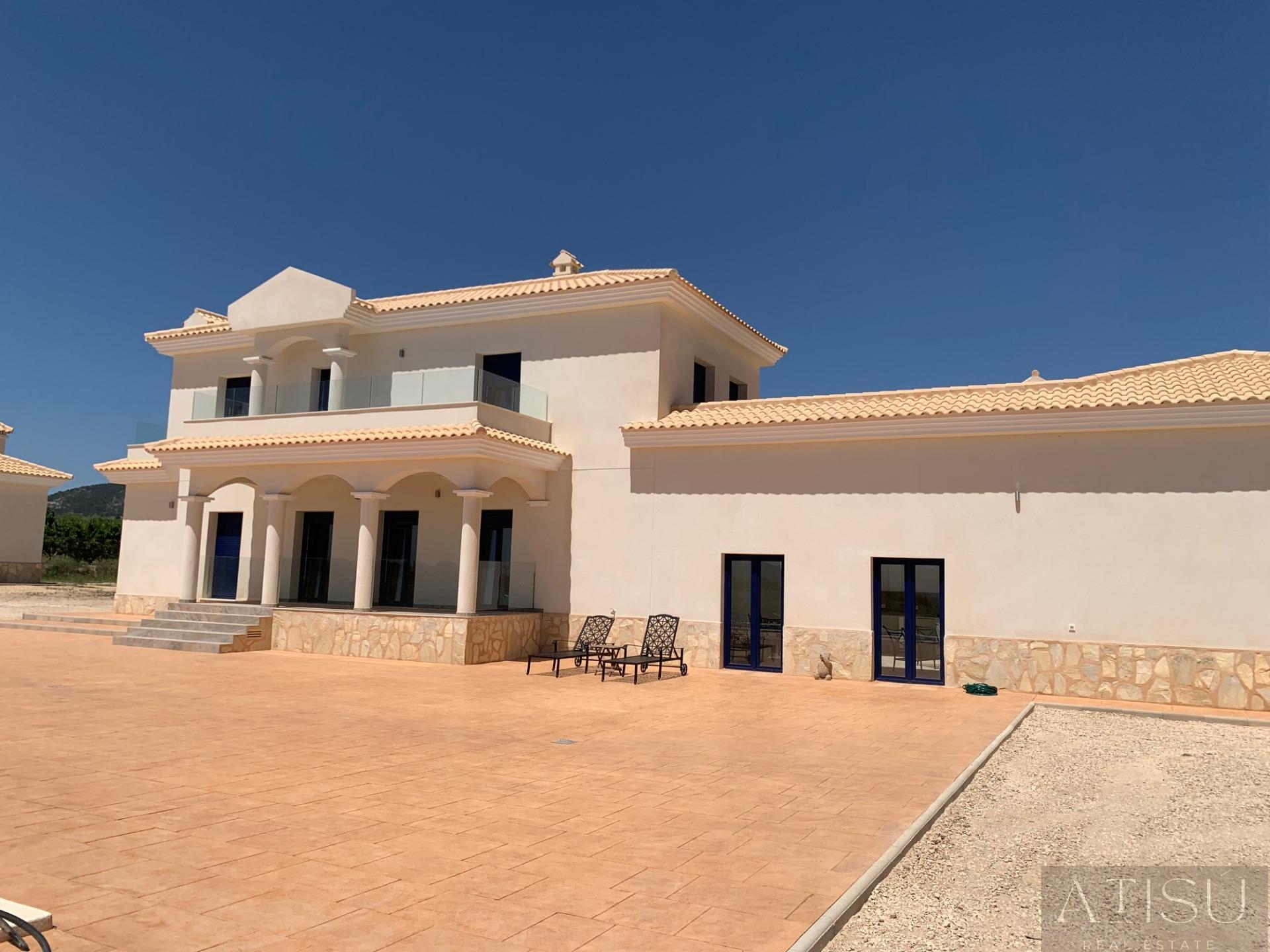 Venta de villa en Pinoso