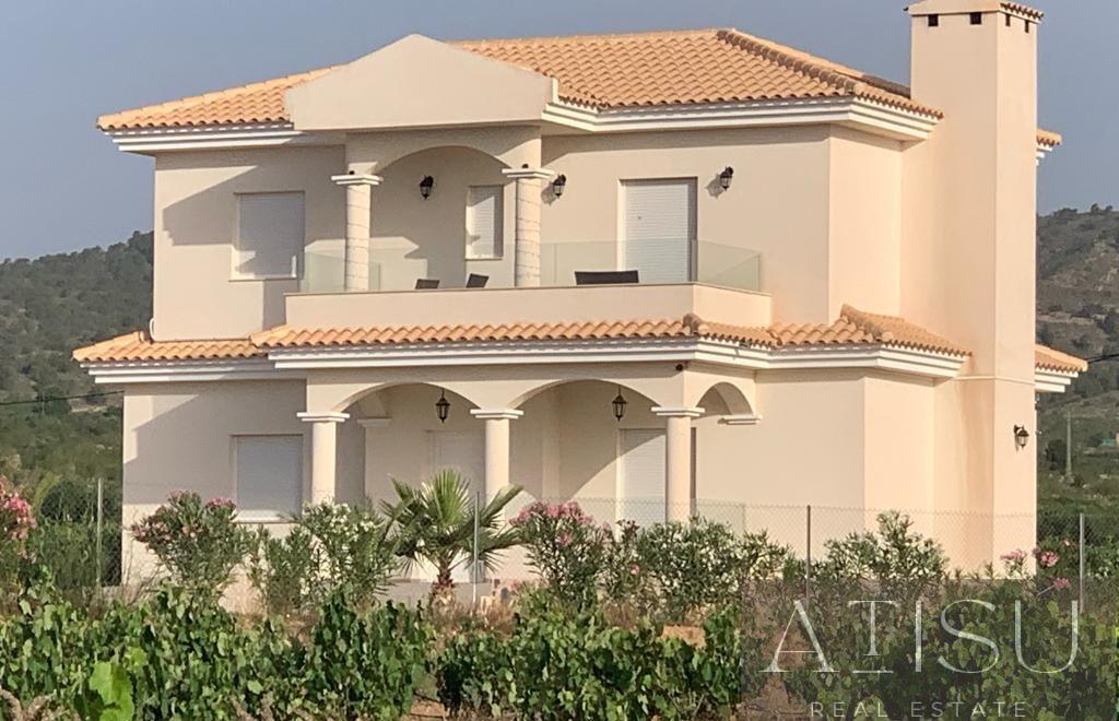 Venta de villa en Pinoso