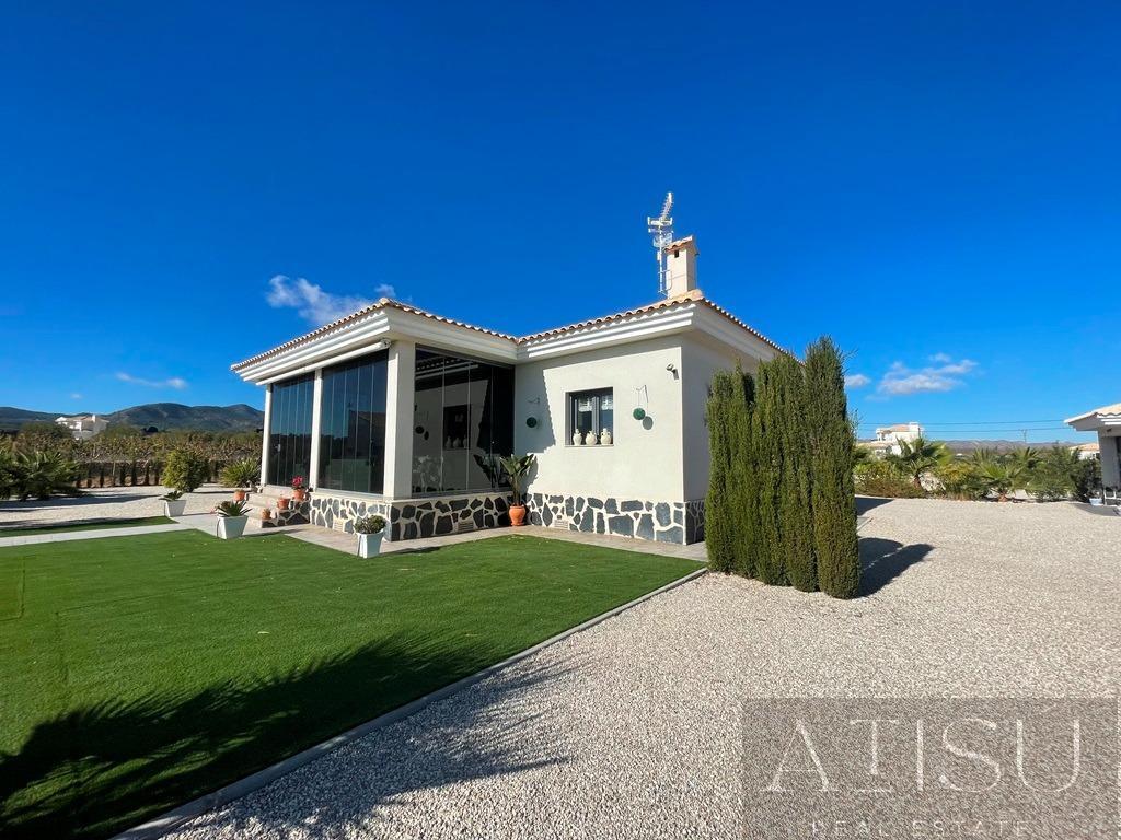 Venta de villa en Pinoso