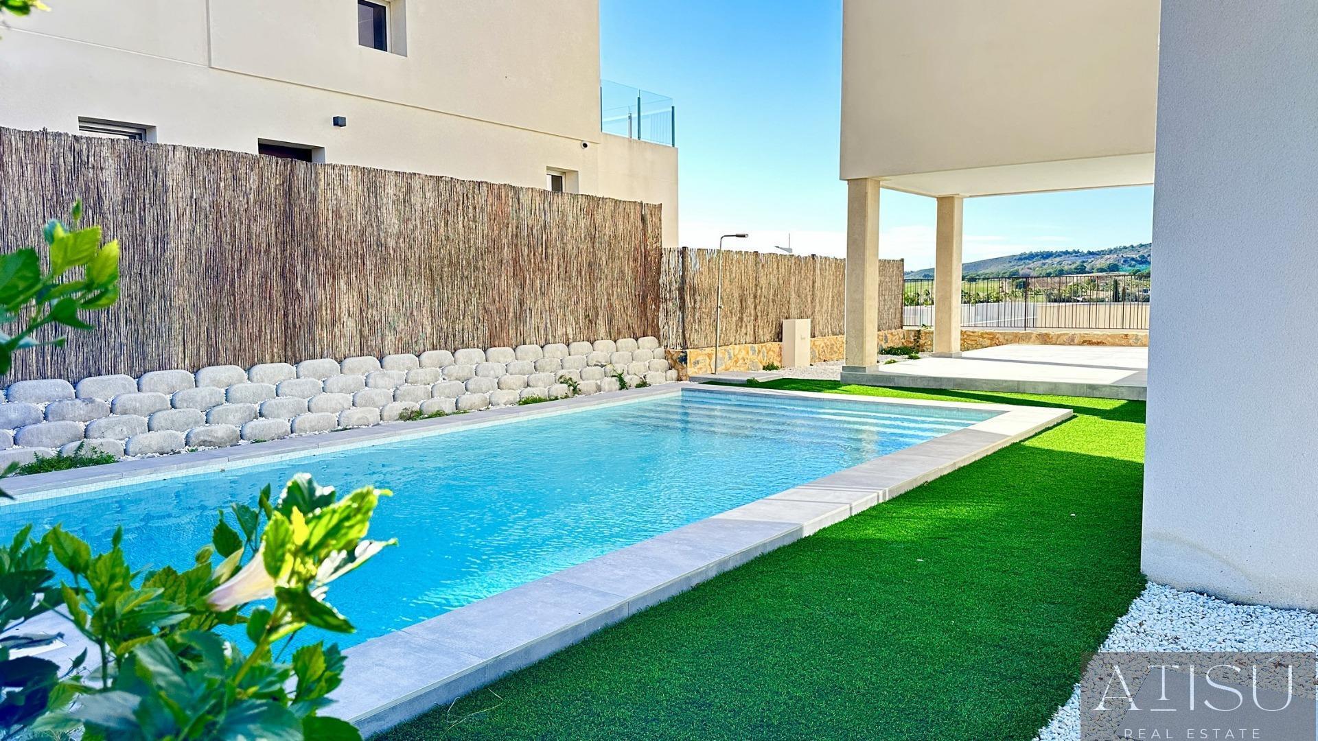 Venta de villa en Algorfa