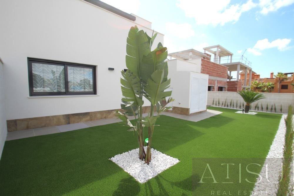 Venta de villa en San miguel de salinas