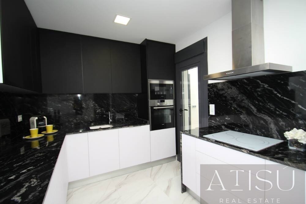 Venta de villa en San miguel de salinas