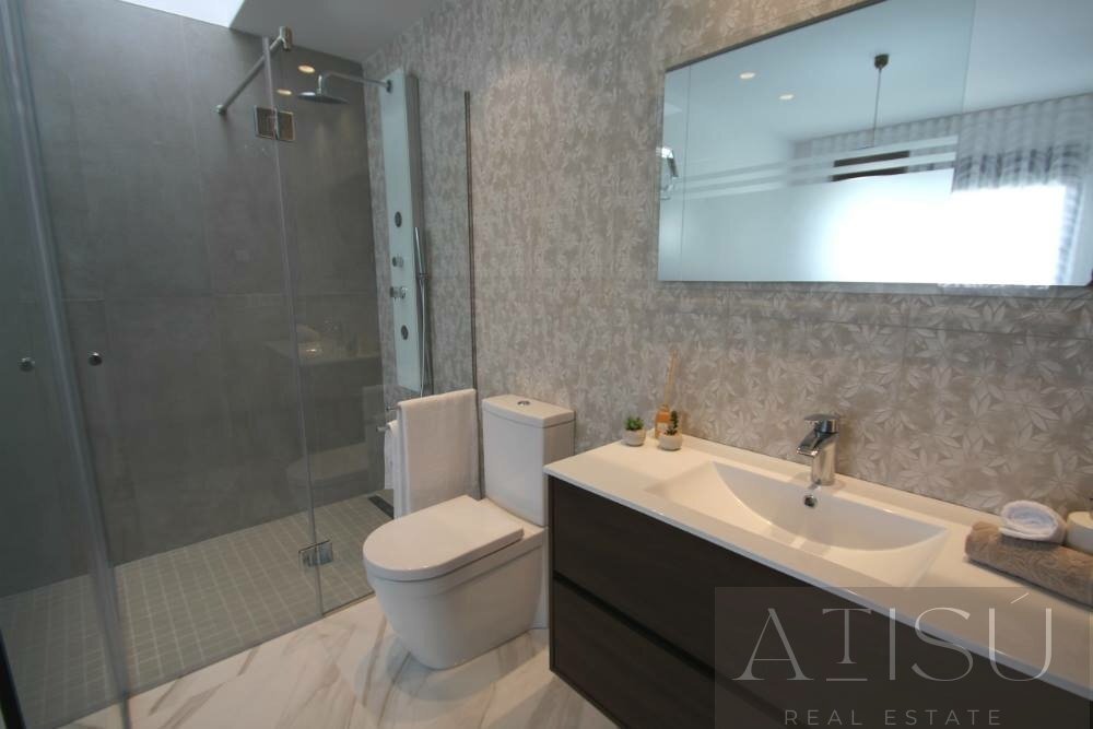 Venta de villa en San miguel de salinas