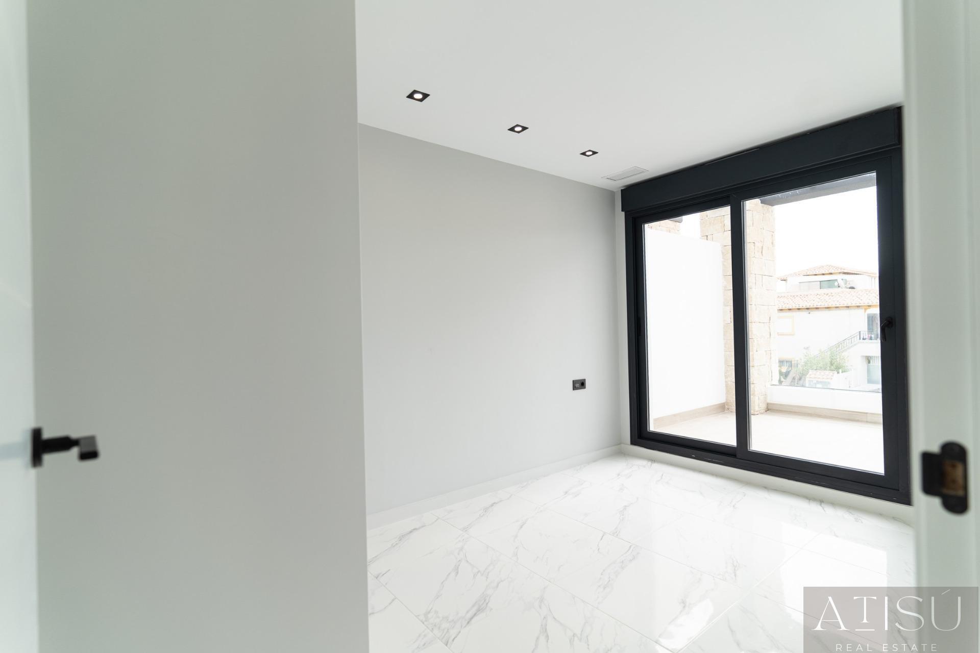 Venta de villa en Orihuela costa