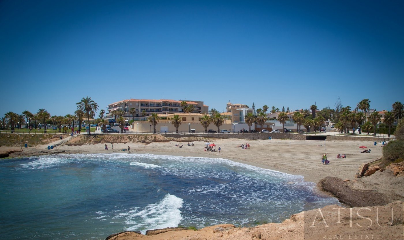 Venta de villa en Orihuela costa