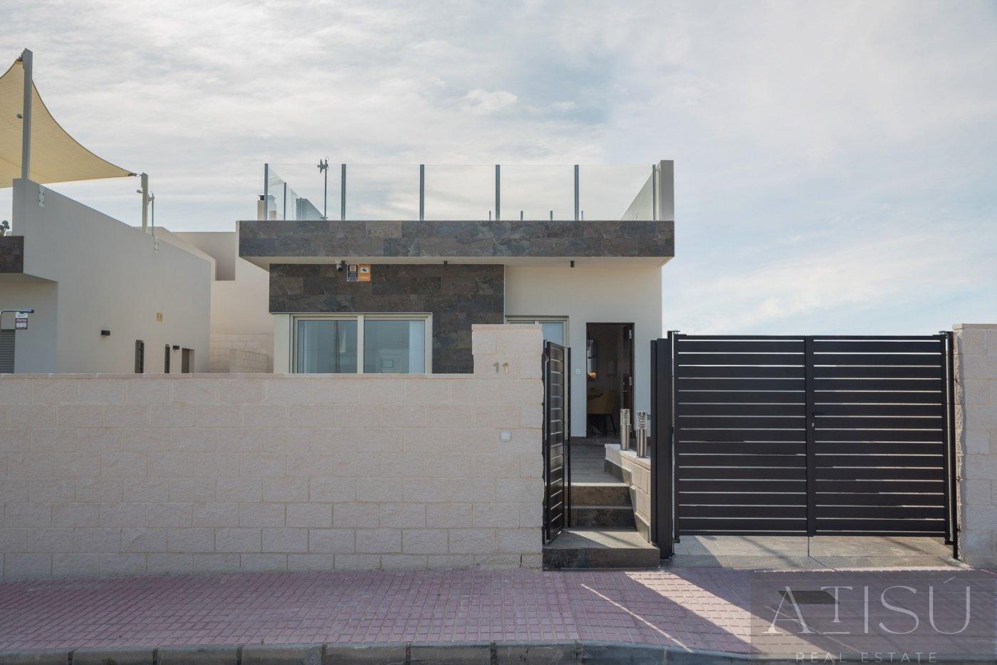 For sale of villa in Orihuela costa
