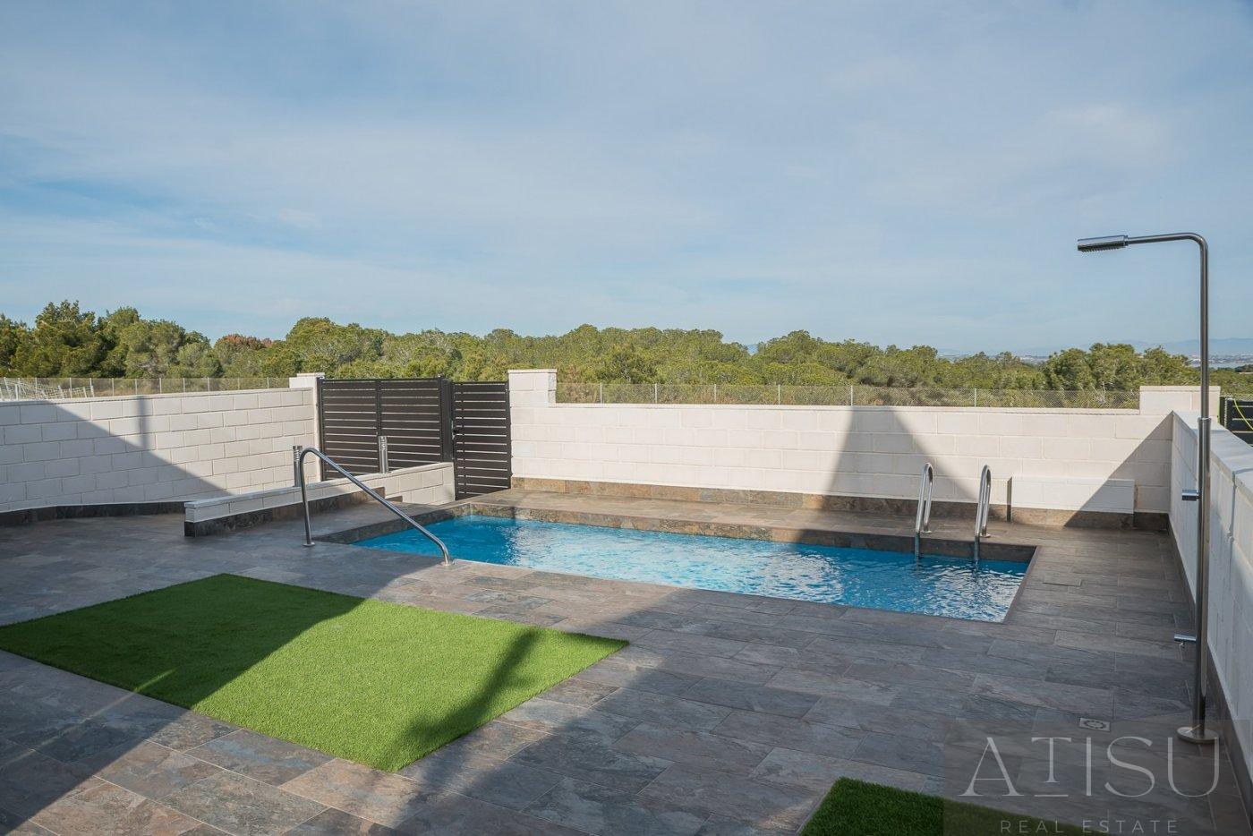 For sale of villa in Orihuela costa