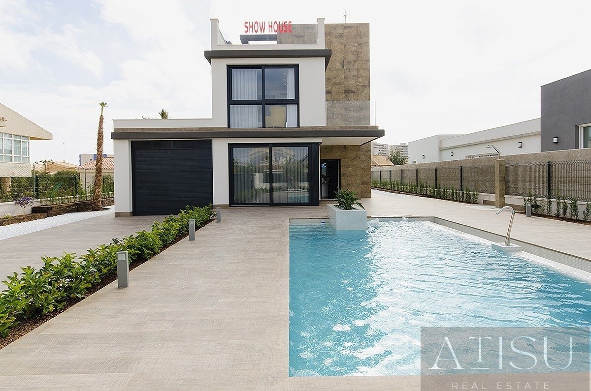 Venta de villa en Orihuela costa