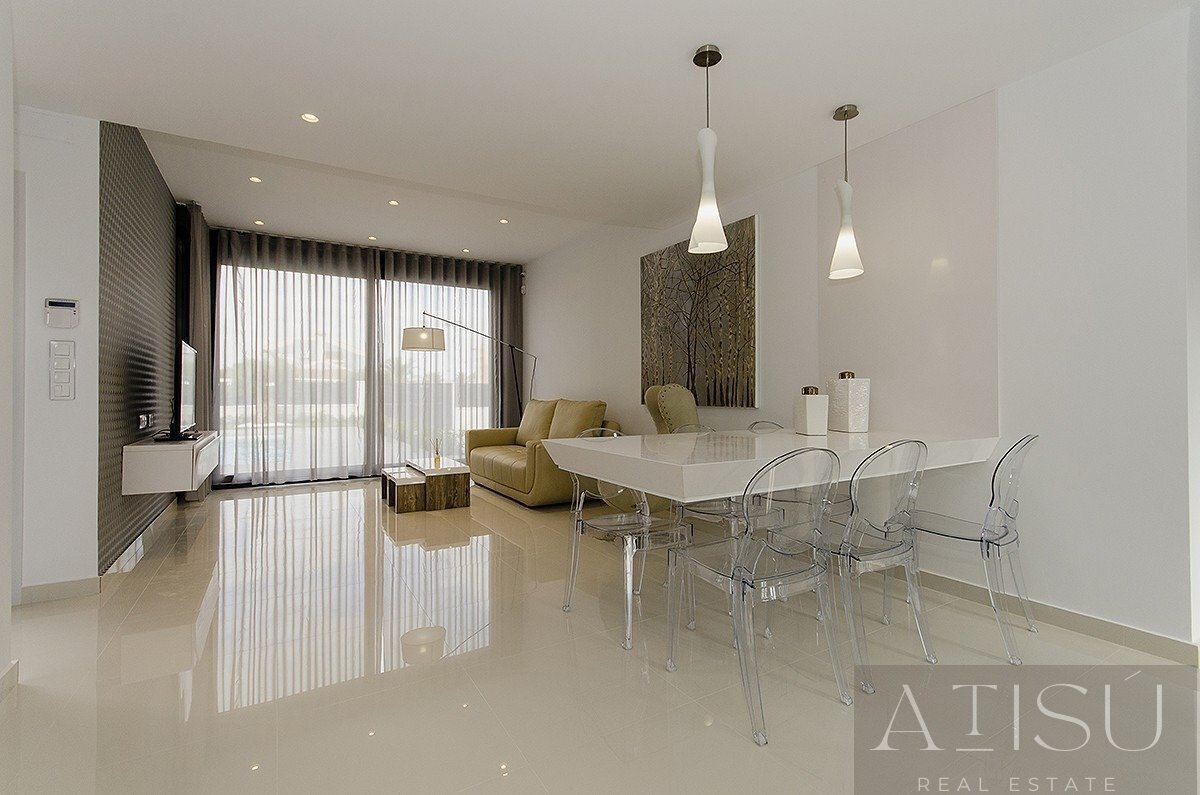 Venta de villa en Orihuela costa