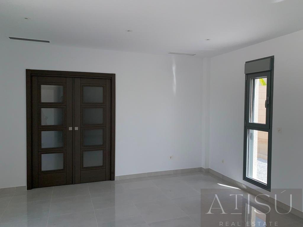 Venta de villa en Pinoso
