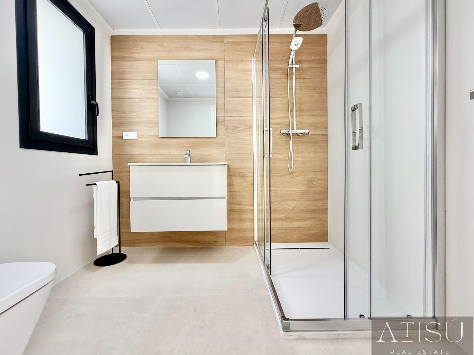 Venta de villa en Cox