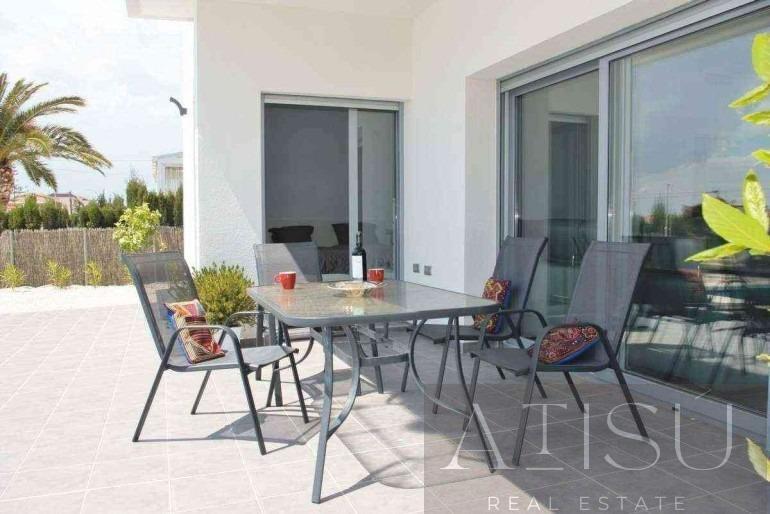 Venta de villa en Rafal