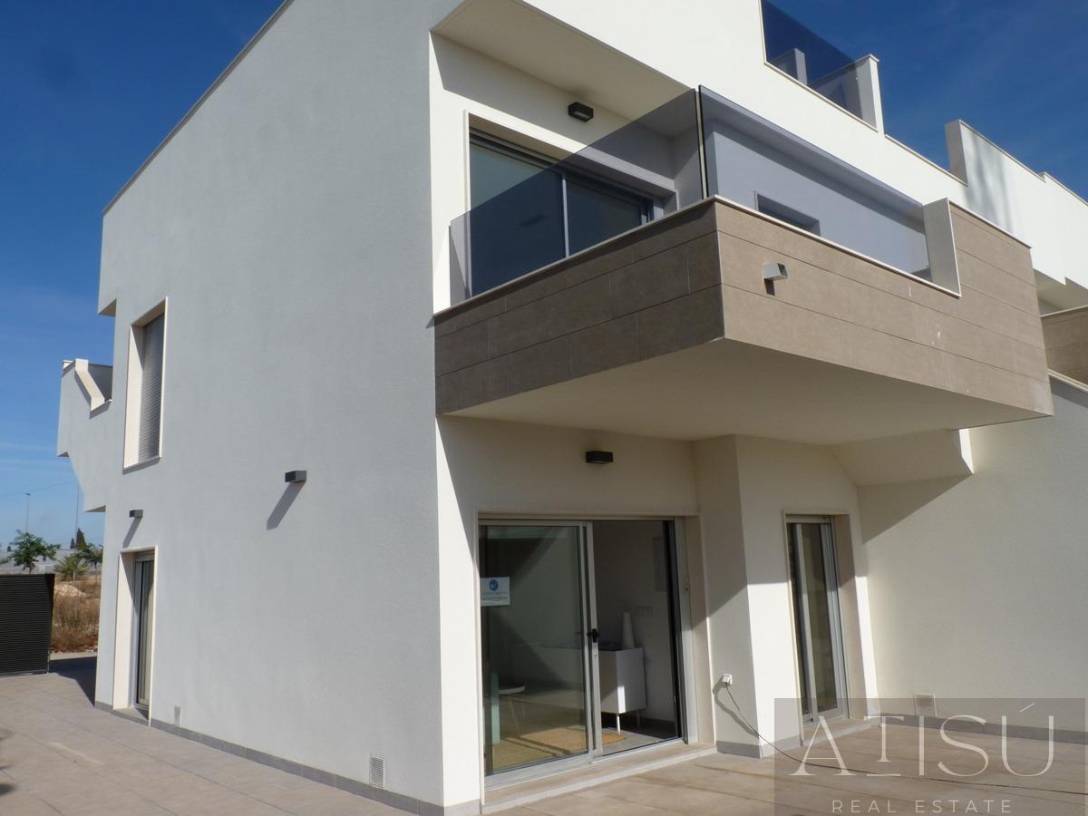 Venta de villa en Pilar de la horadada