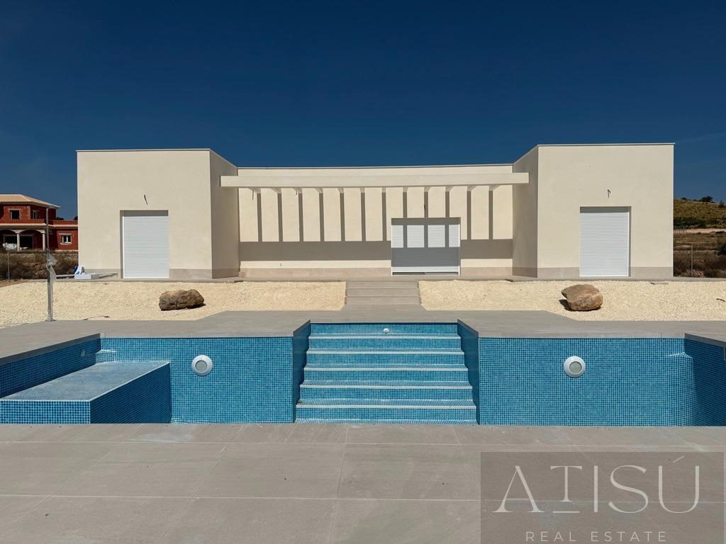 Venta de villa en Pinoso