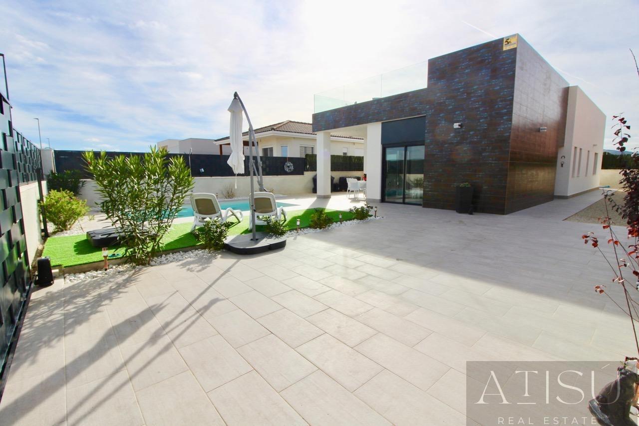For sale of villa in Pinoso