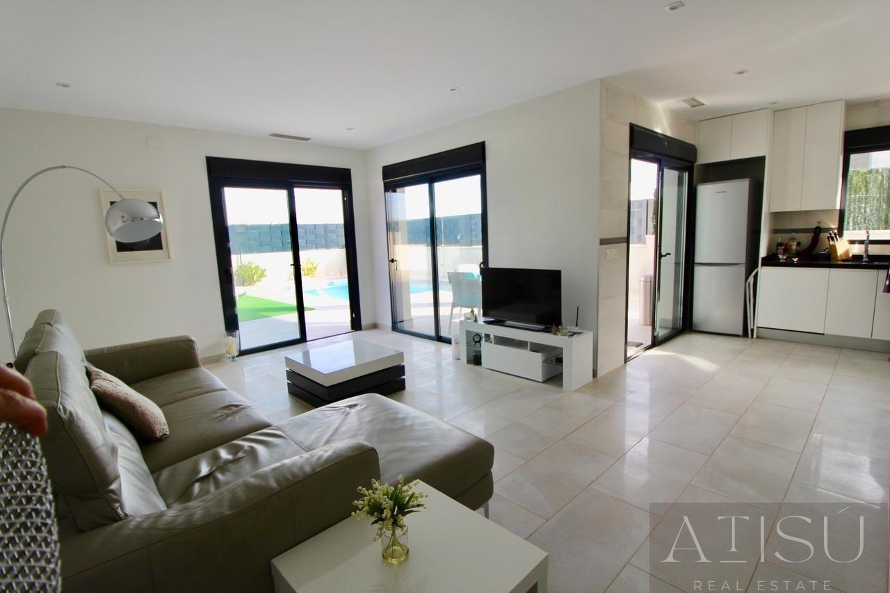 For sale of villa in Pinoso