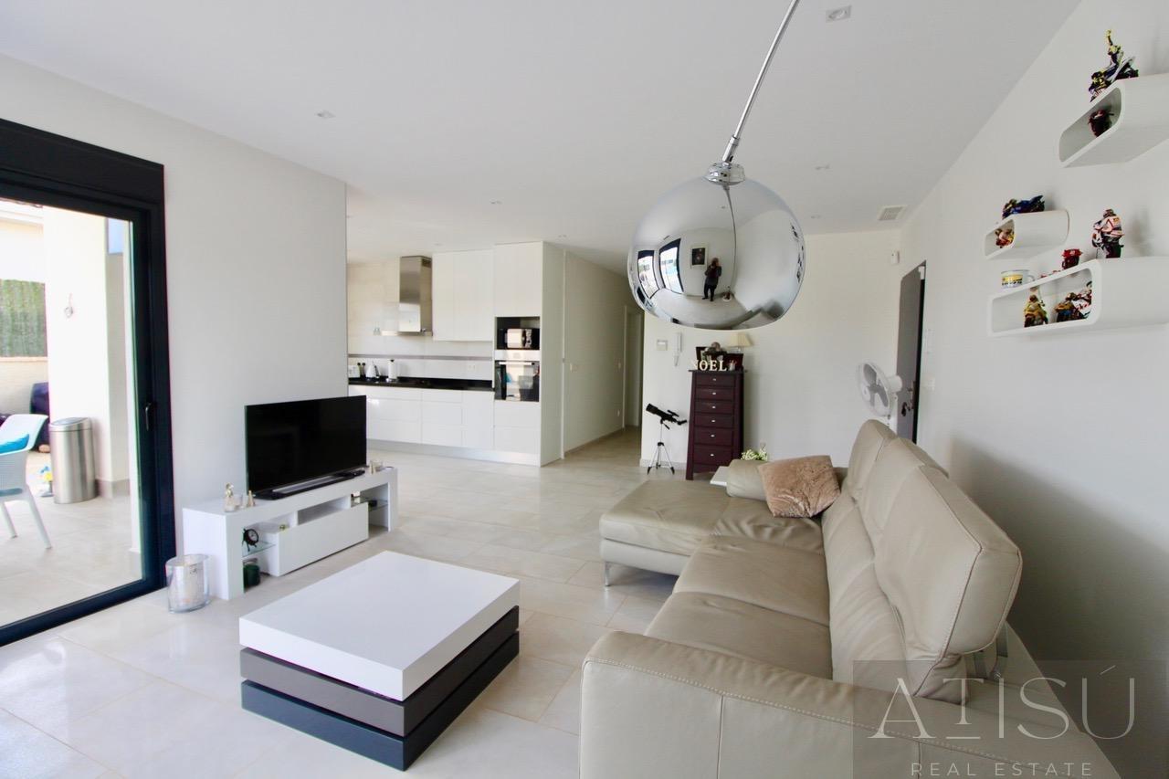 For sale of villa in Pinoso