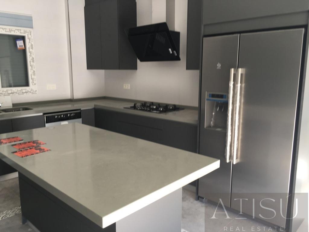 Venta de villa en Pinoso