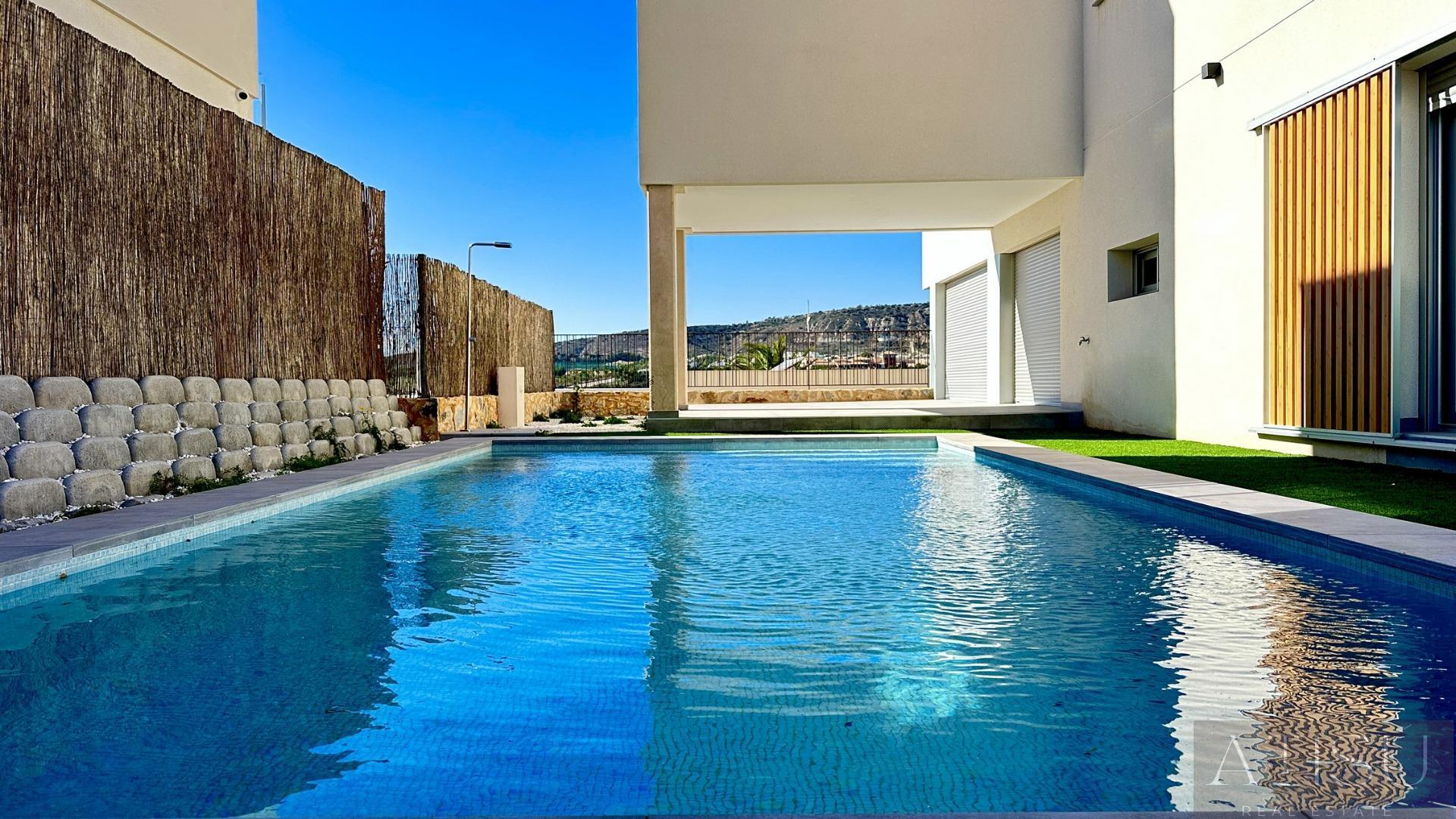 Venta de villa en Algorfa
