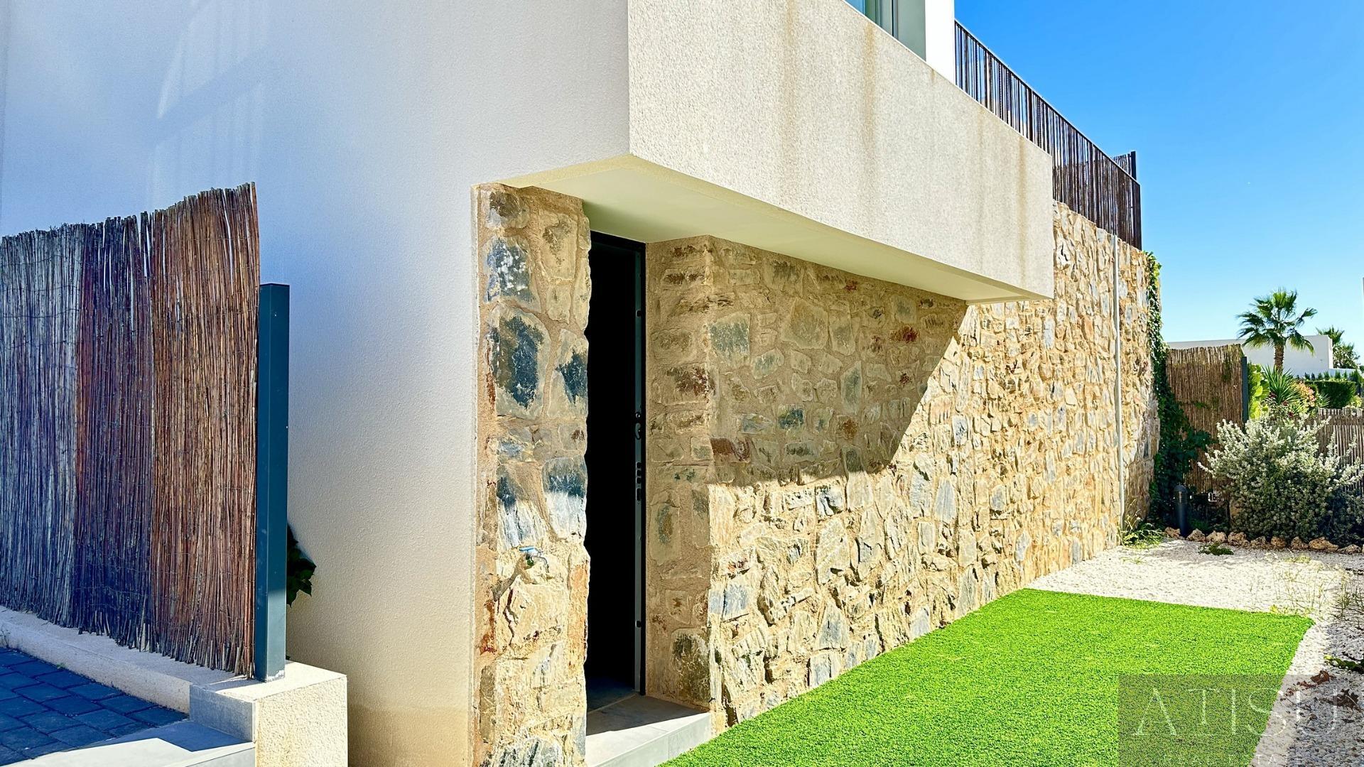 Zu verkaufen von villa in
 Algorfa