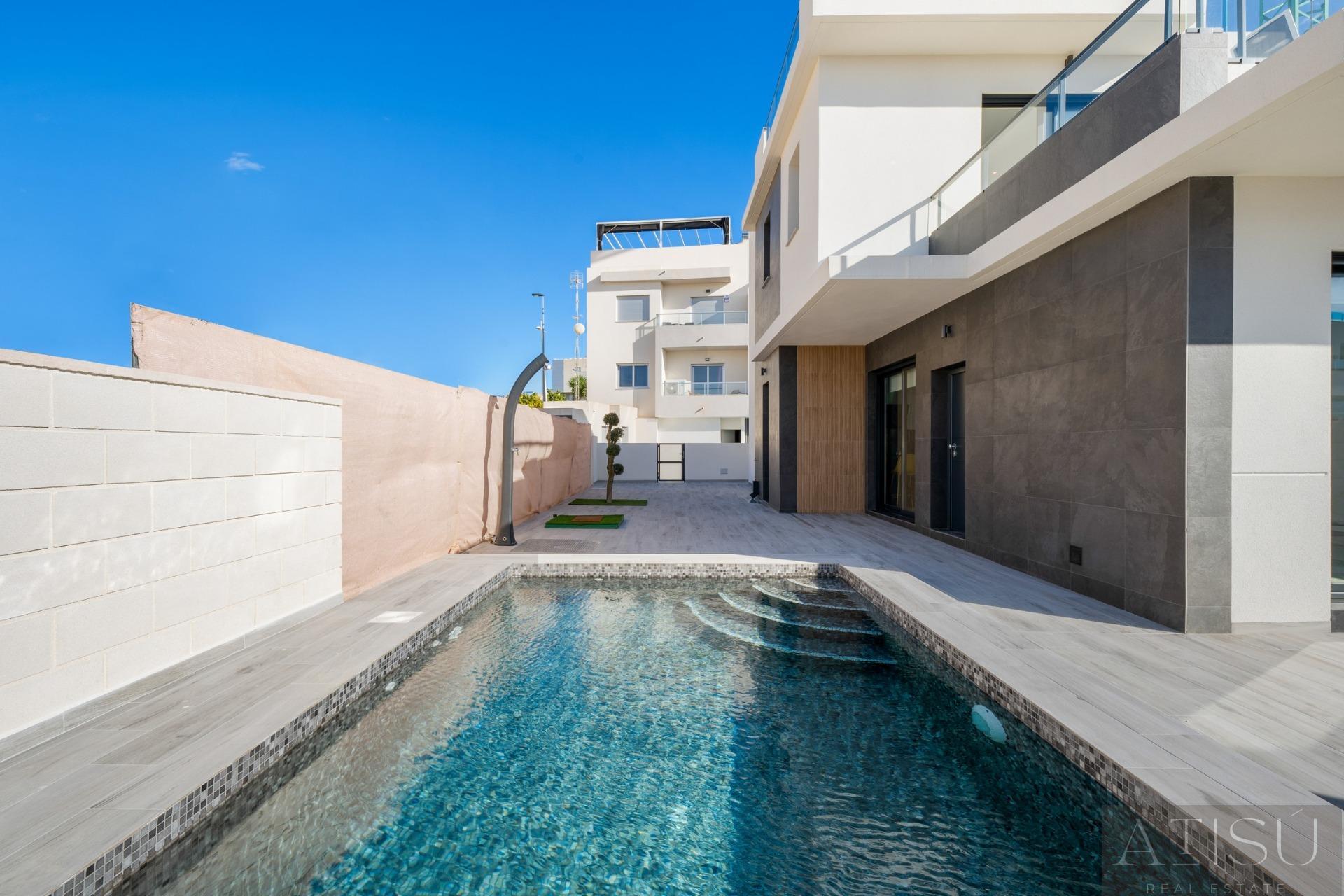 Venta de villa en Benijofar