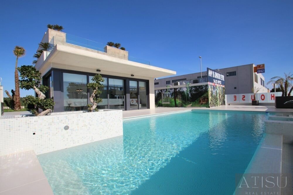 Venta de villa en Orihuela costa