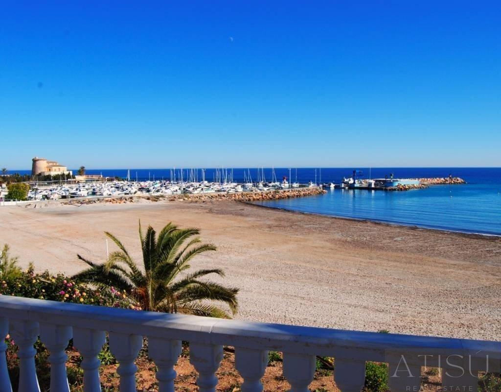 Venta de villa en Pilar de la horadada