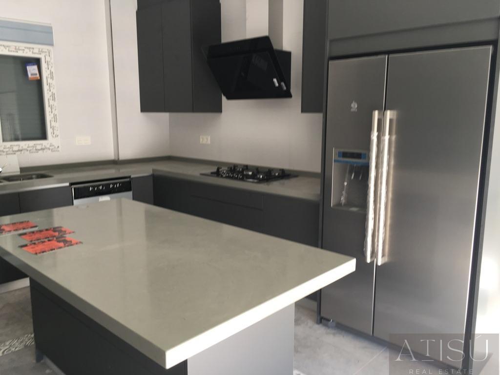 Venta de villa en Pinoso