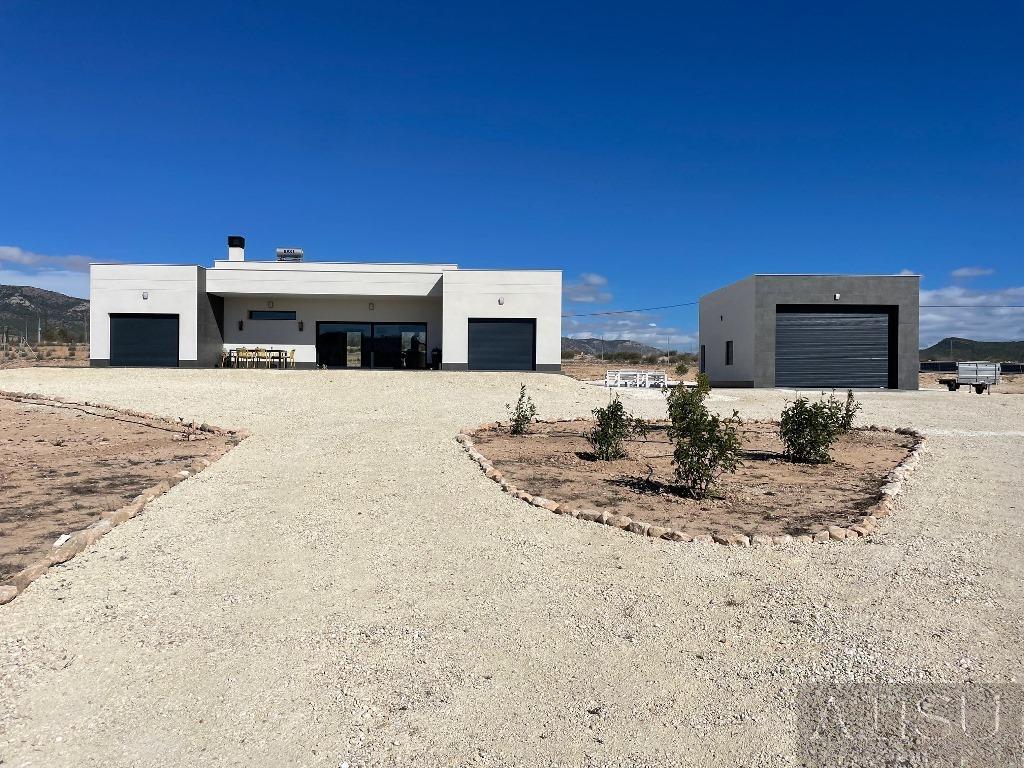 Venta de villa en Pinoso