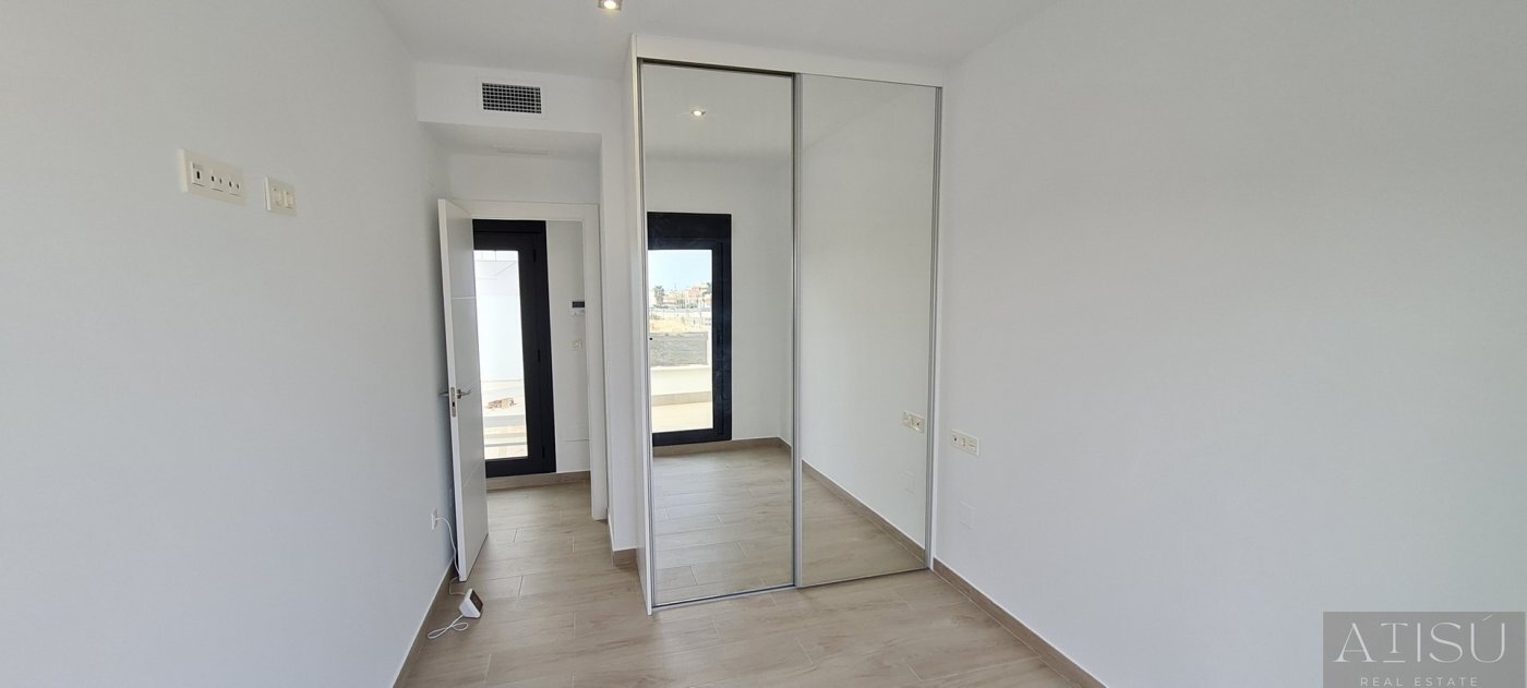 Venta de villa en Orihuela costa