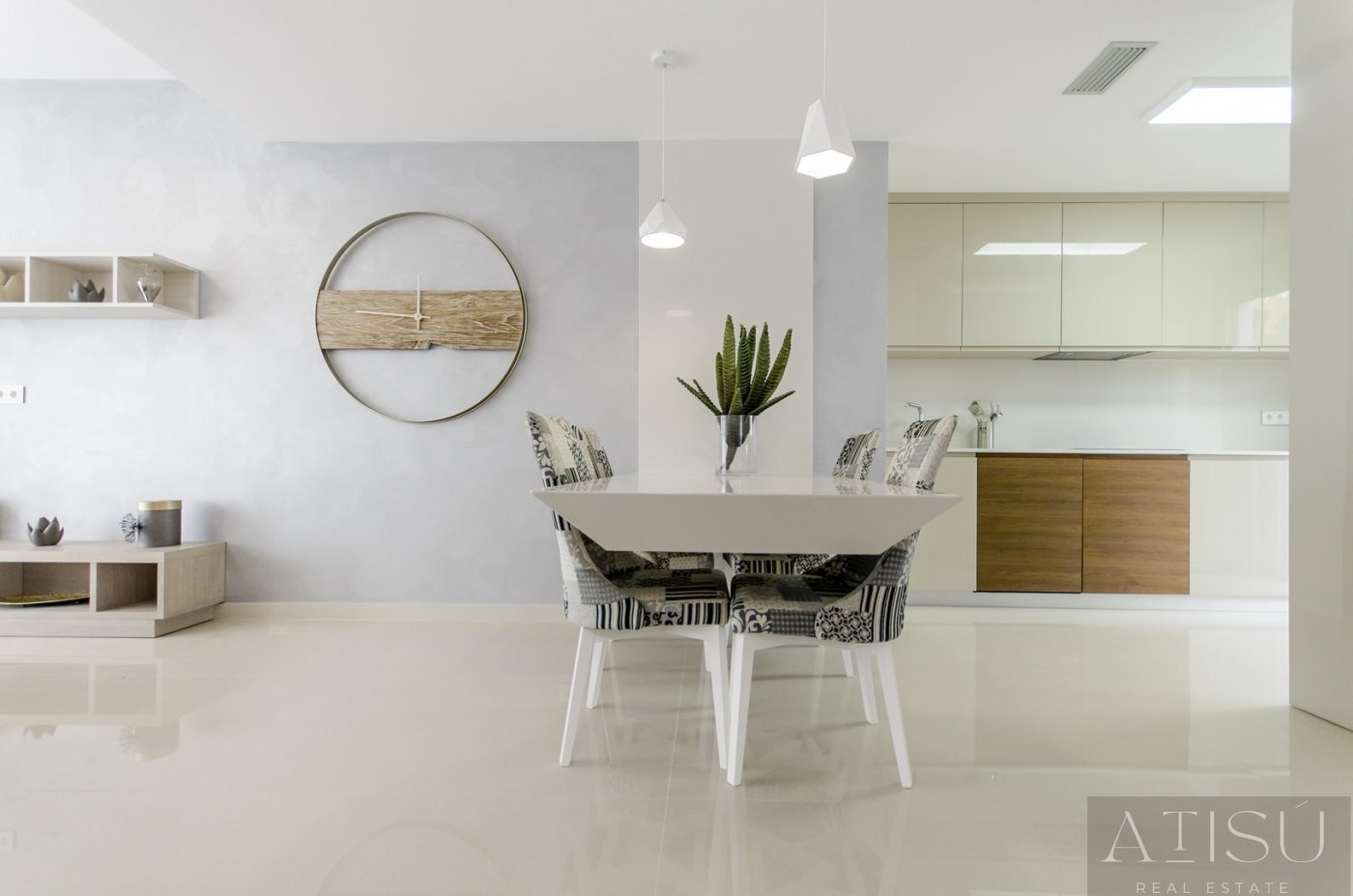 Venta de villa en San miguel de salinas