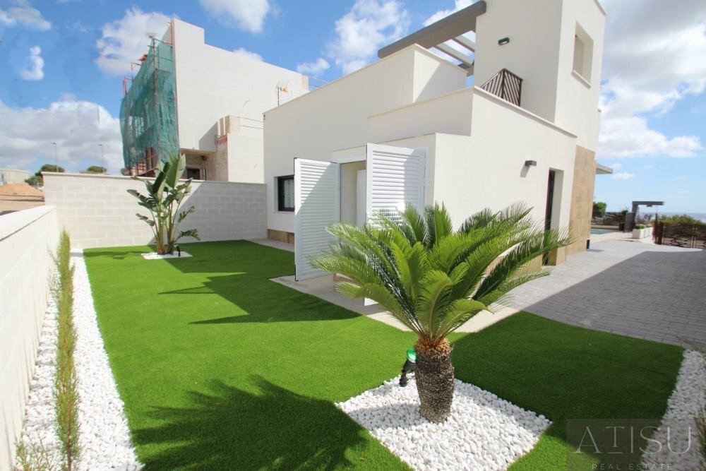 Venta de villa en San miguel de salinas