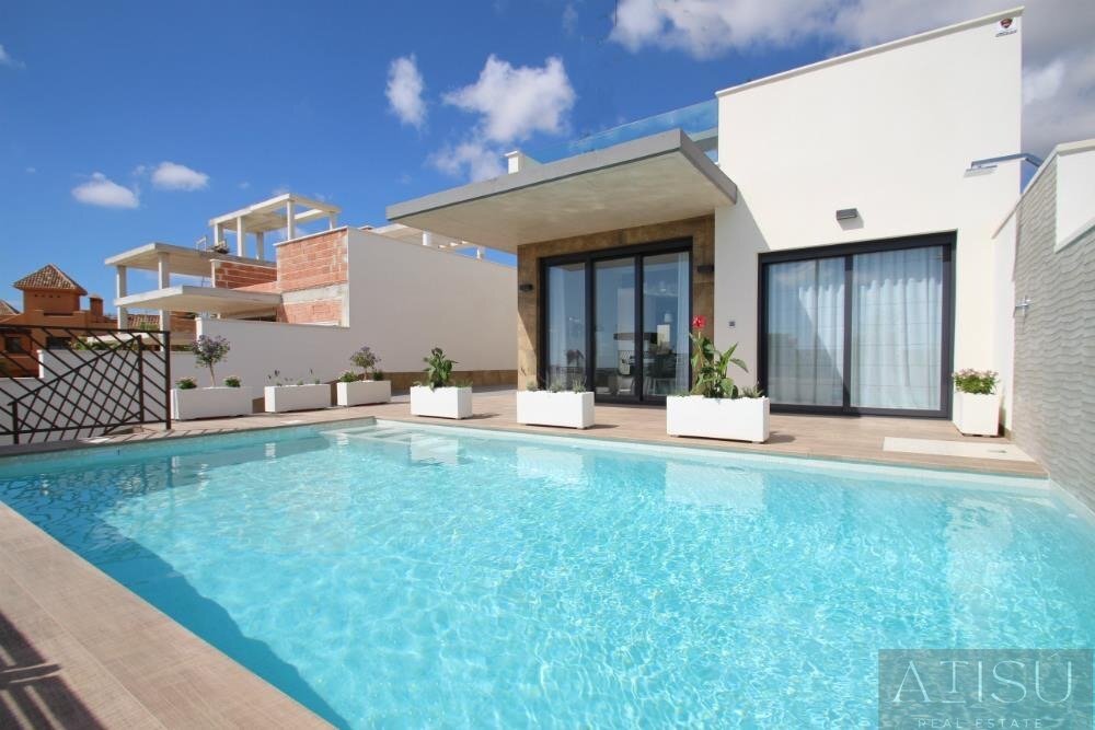 Venta de villa en San miguel de salinas