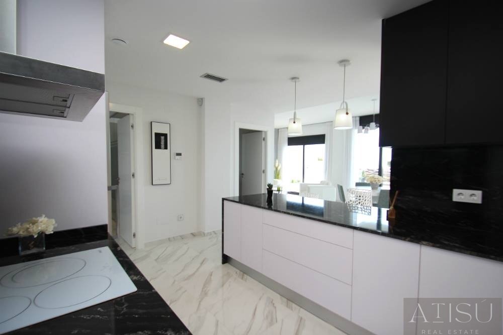 Venta de villa en San miguel de salinas