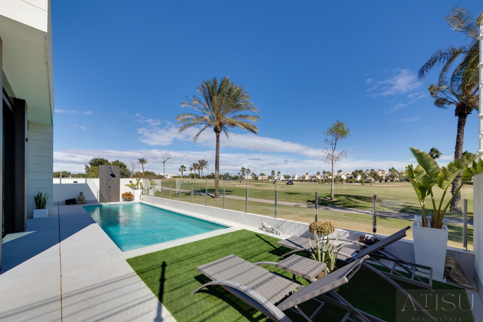 For sale of villa in Pilar de la horadada