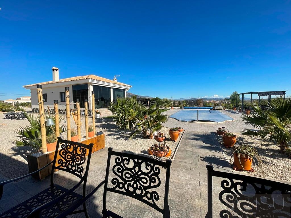 Venta de villa en Pinoso