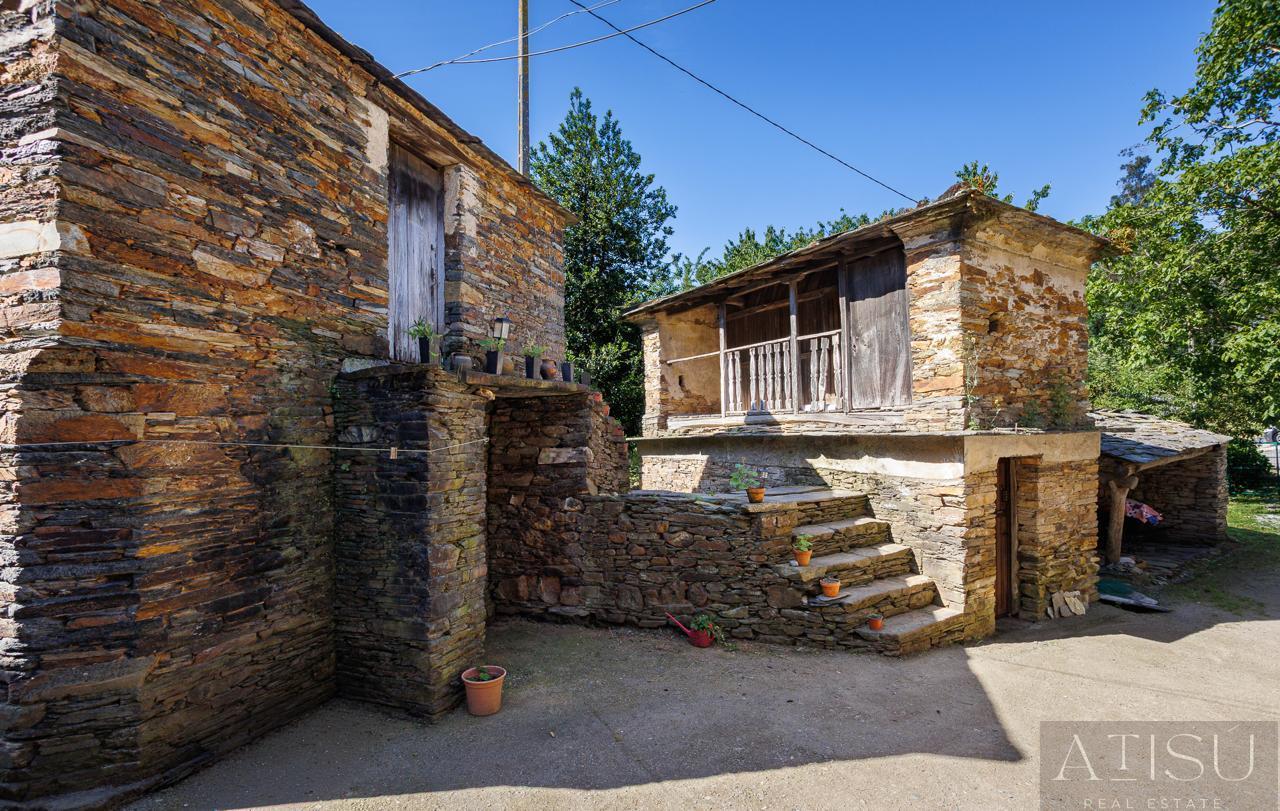 Venta de finca rústica en A Pontenova