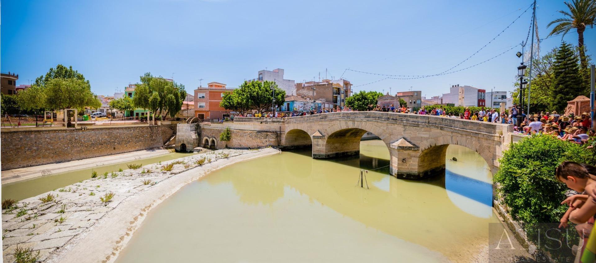 For sale of villa in Rojales