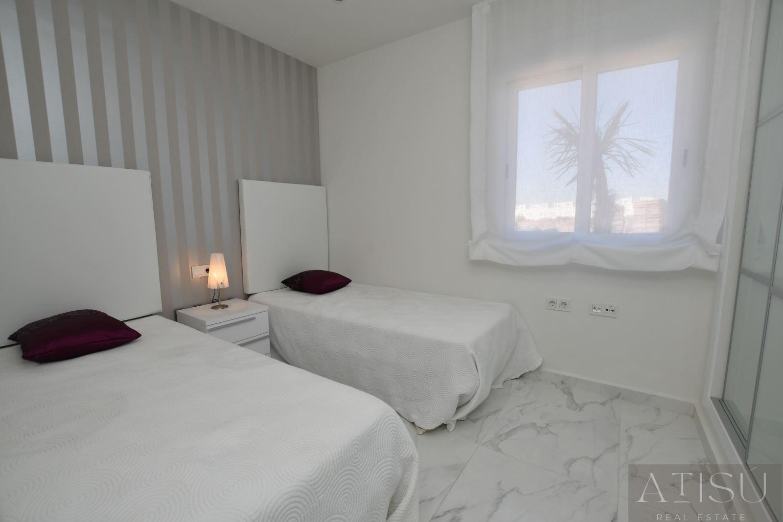 Venta de bungalow en San miguel de salinas