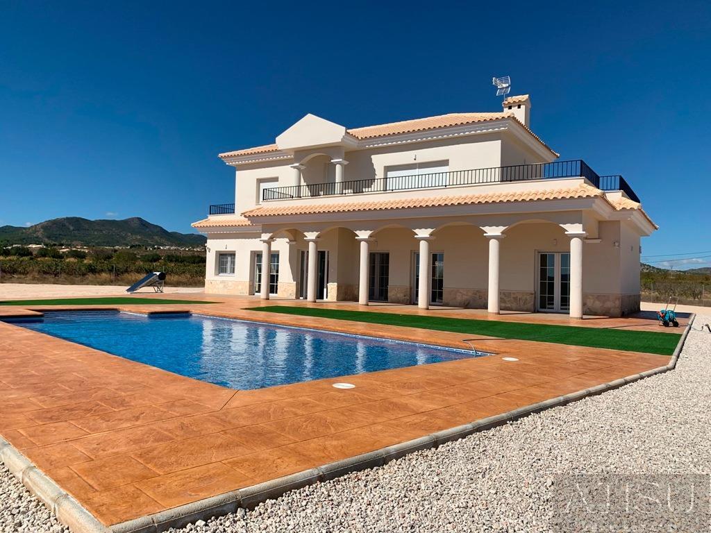 Zu verkaufen von villa in
 Pinoso