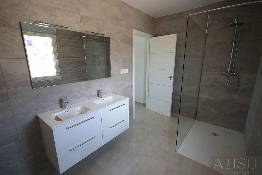 Venta de villa en Pinoso