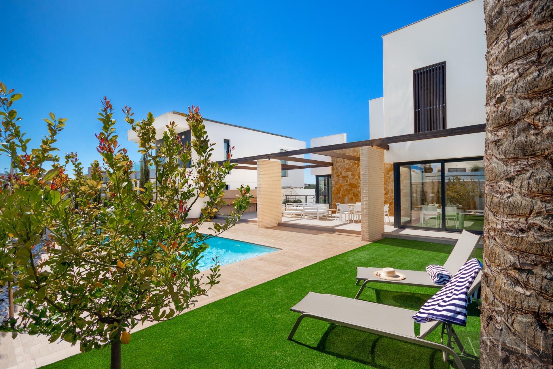 For sale of villa in Orihuela costa