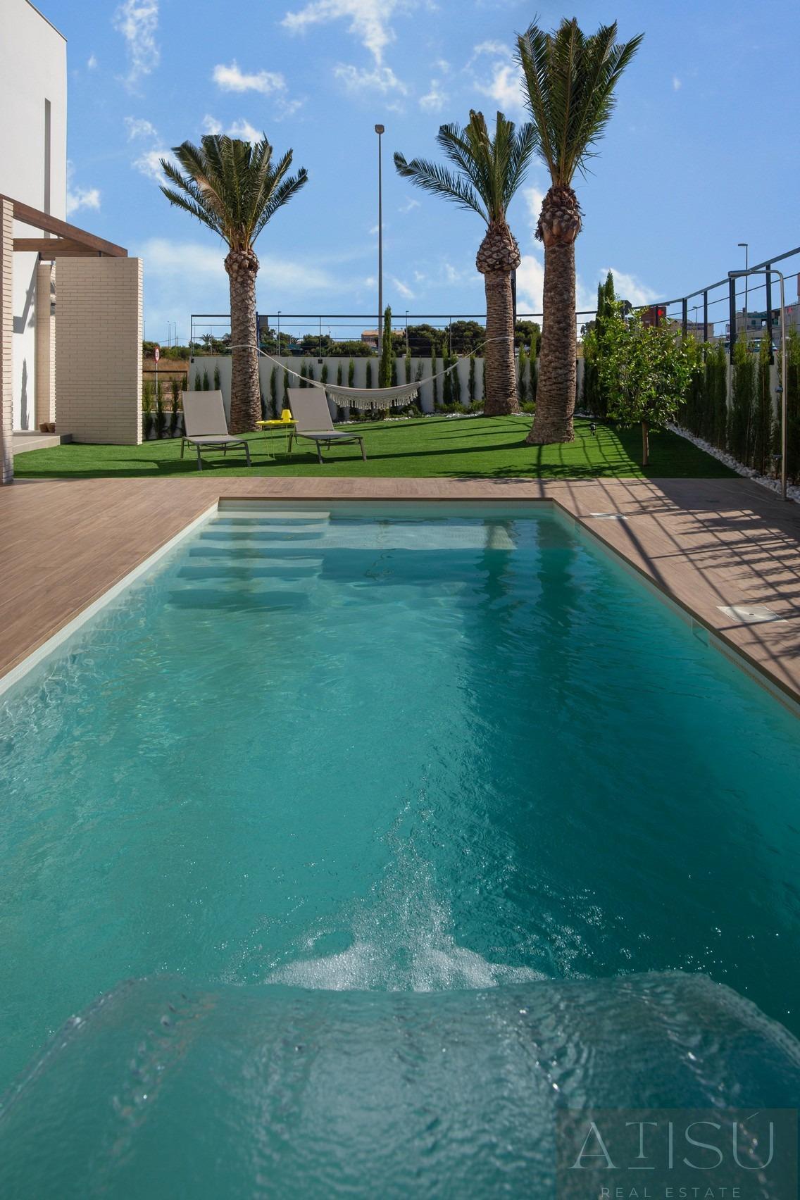 For sale of villa in Orihuela costa