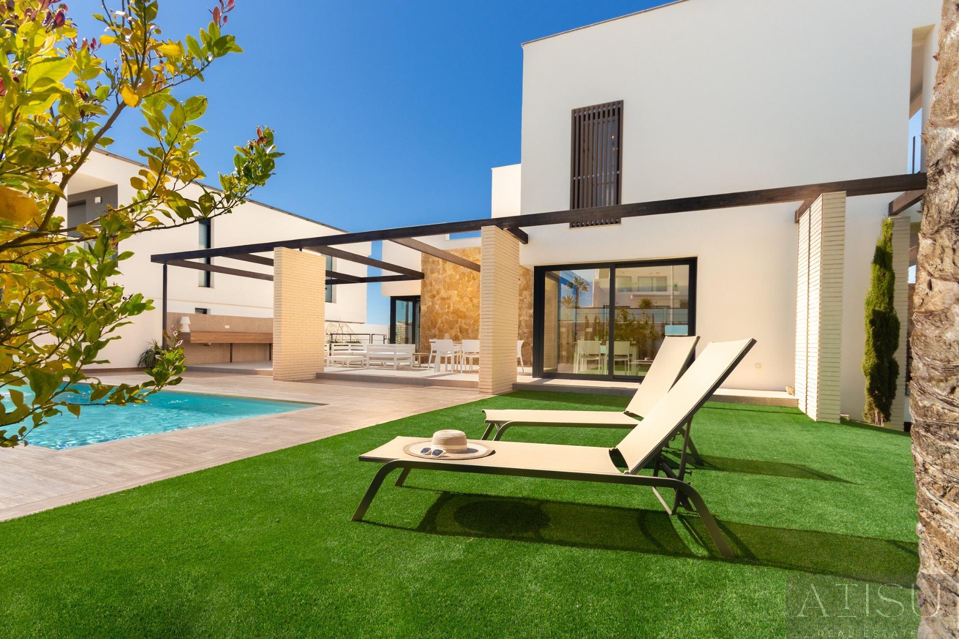 For sale of villa in Orihuela costa