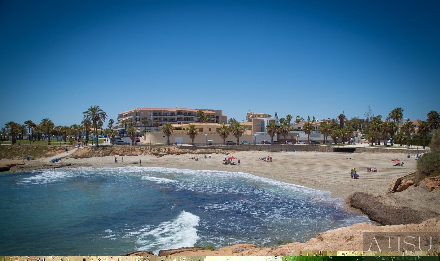 Venta de villa en Orihuela costa