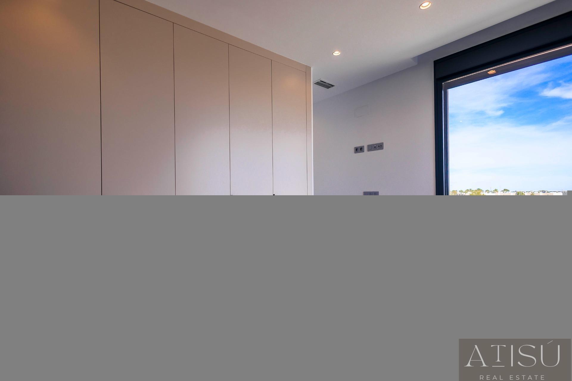 Venta de villa en Pilar de la horadada
