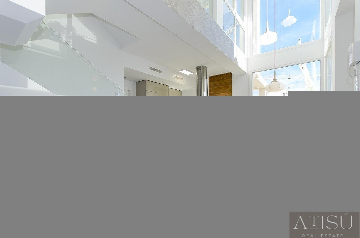 Venta de villa en Los montesinos