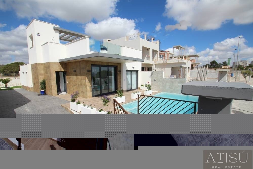 Venta de villa en San miguel de salinas